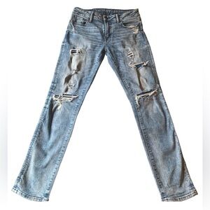 American Eagle 30 x 32 distressed skinny jeans / Airflex + / medium wash